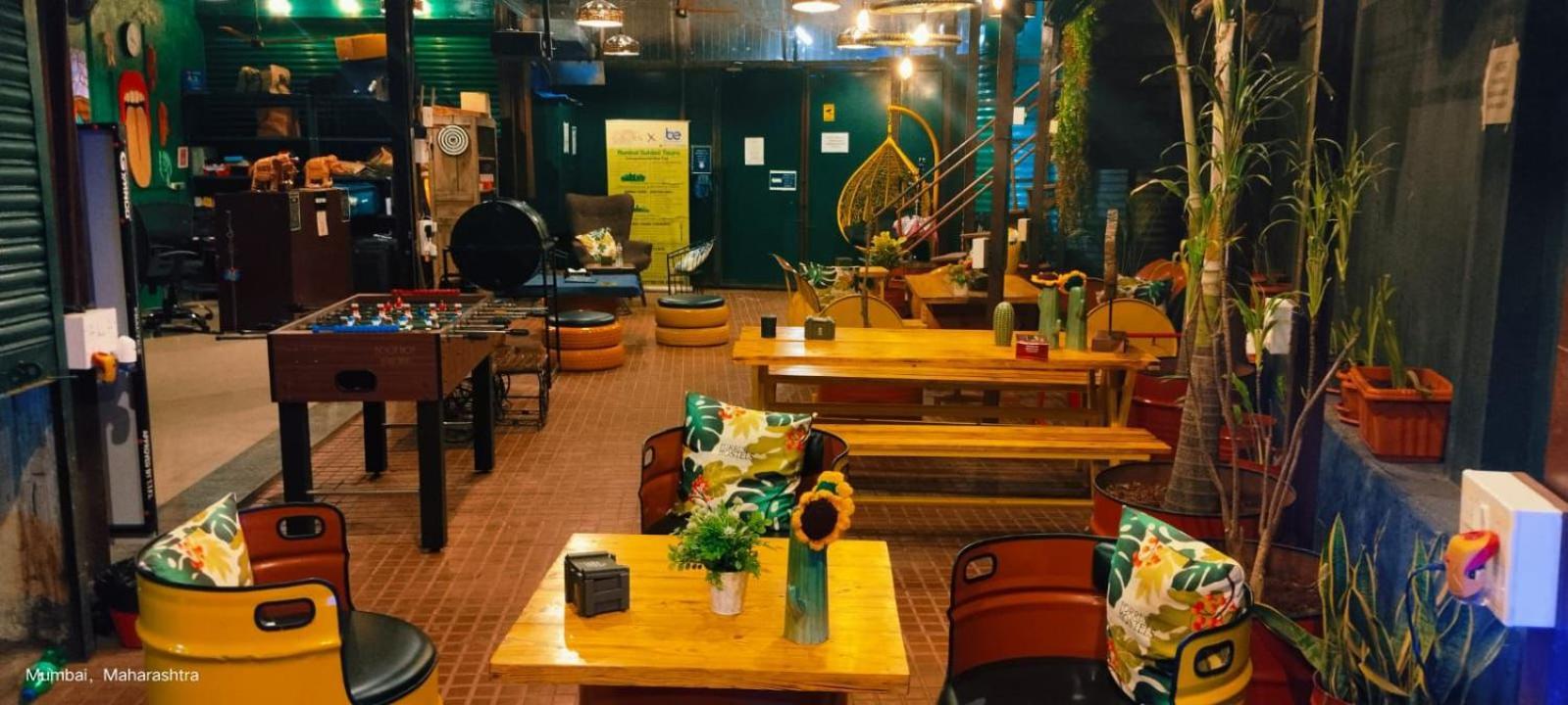 Forrest Hostels Mumbai Bagian luar foto