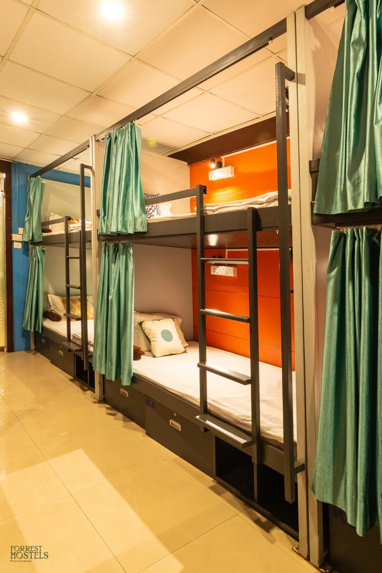 Forrest Hostels Mumbai Bagian luar foto