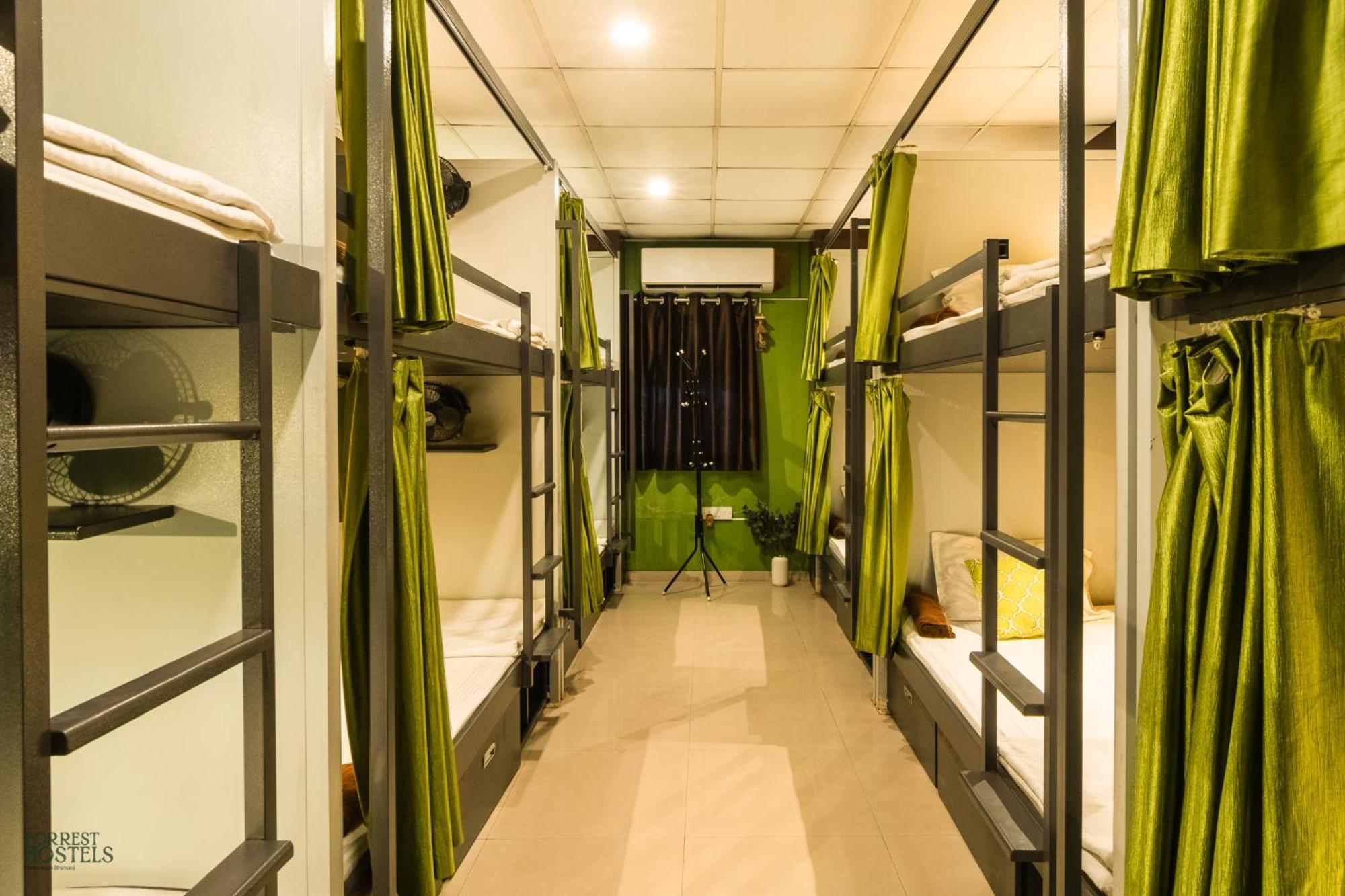 Forrest Hostels Mumbai Bagian luar foto