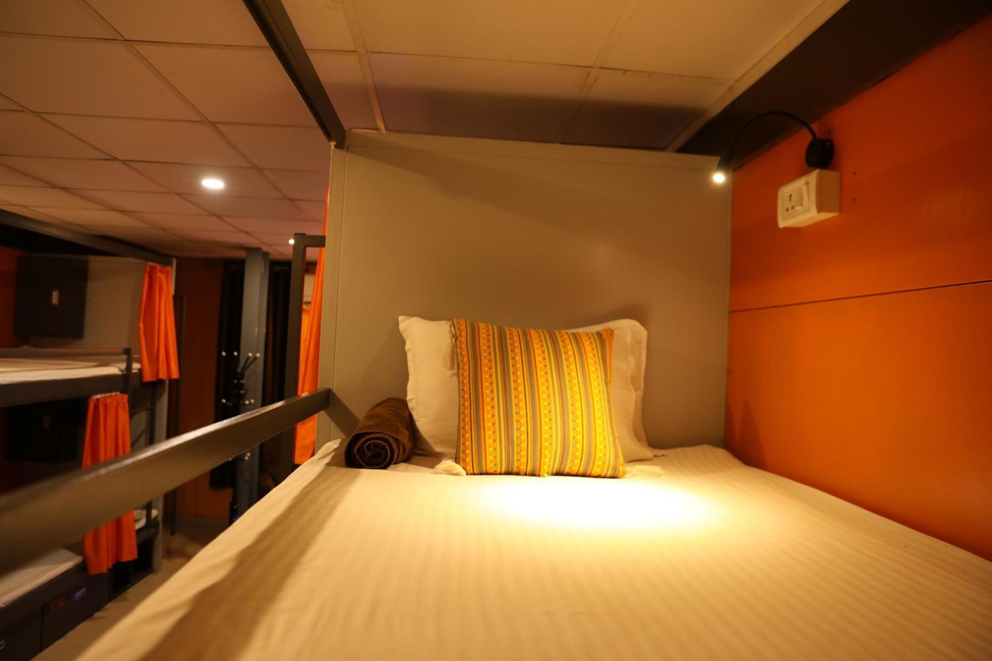 Forrest Hostels Mumbai Bagian luar foto
