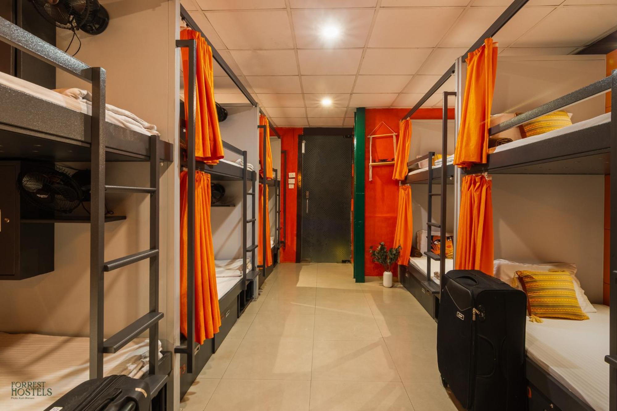 Forrest Hostels Mumbai Bagian luar foto