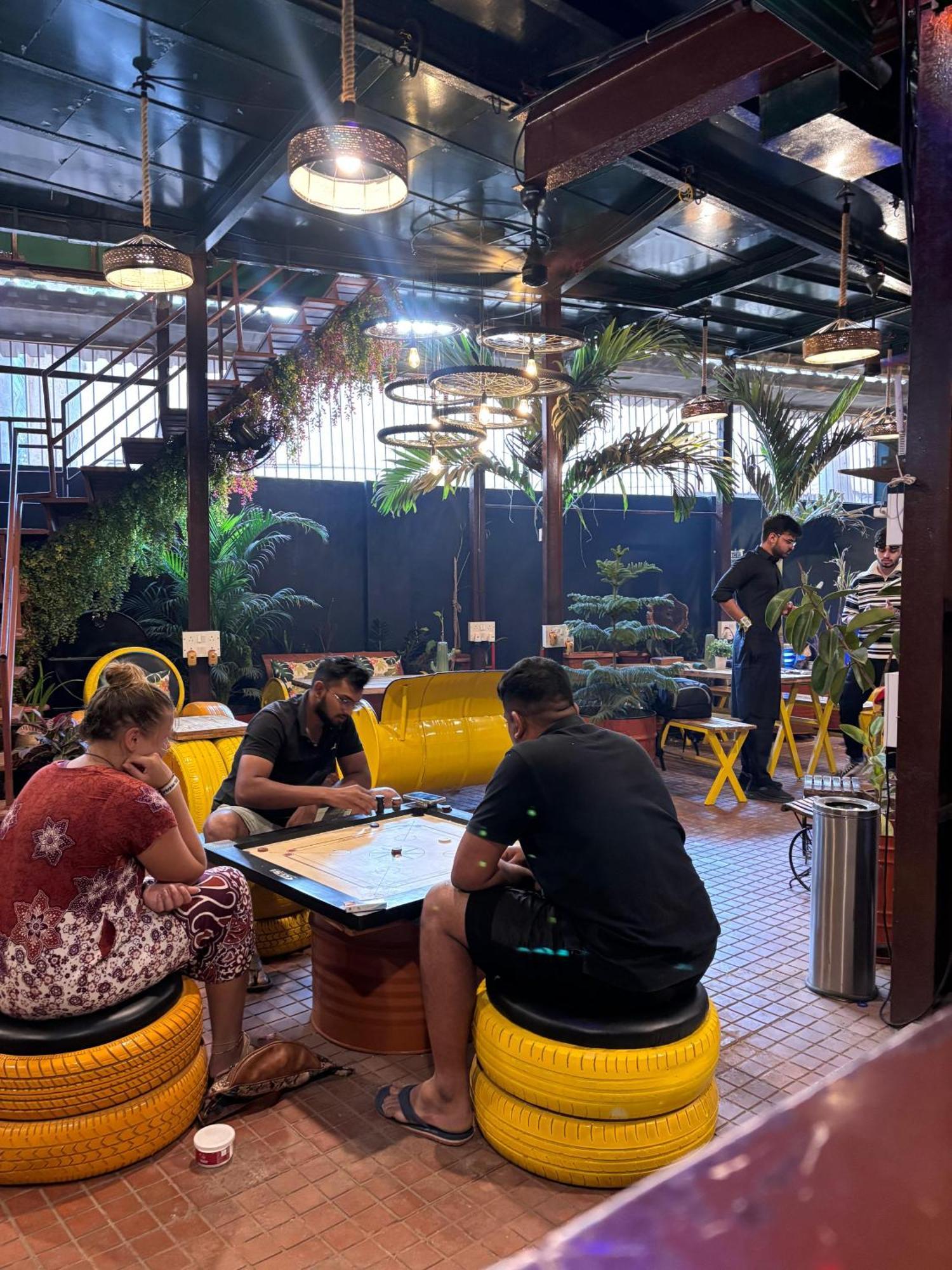 Forrest Hostels Mumbai Bagian luar foto