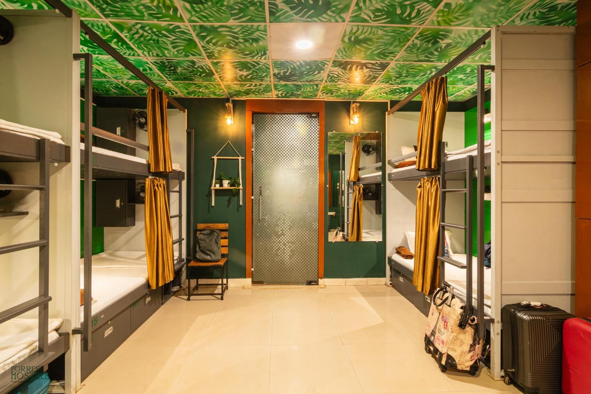Forrest Hostels Mumbai Bagian luar foto