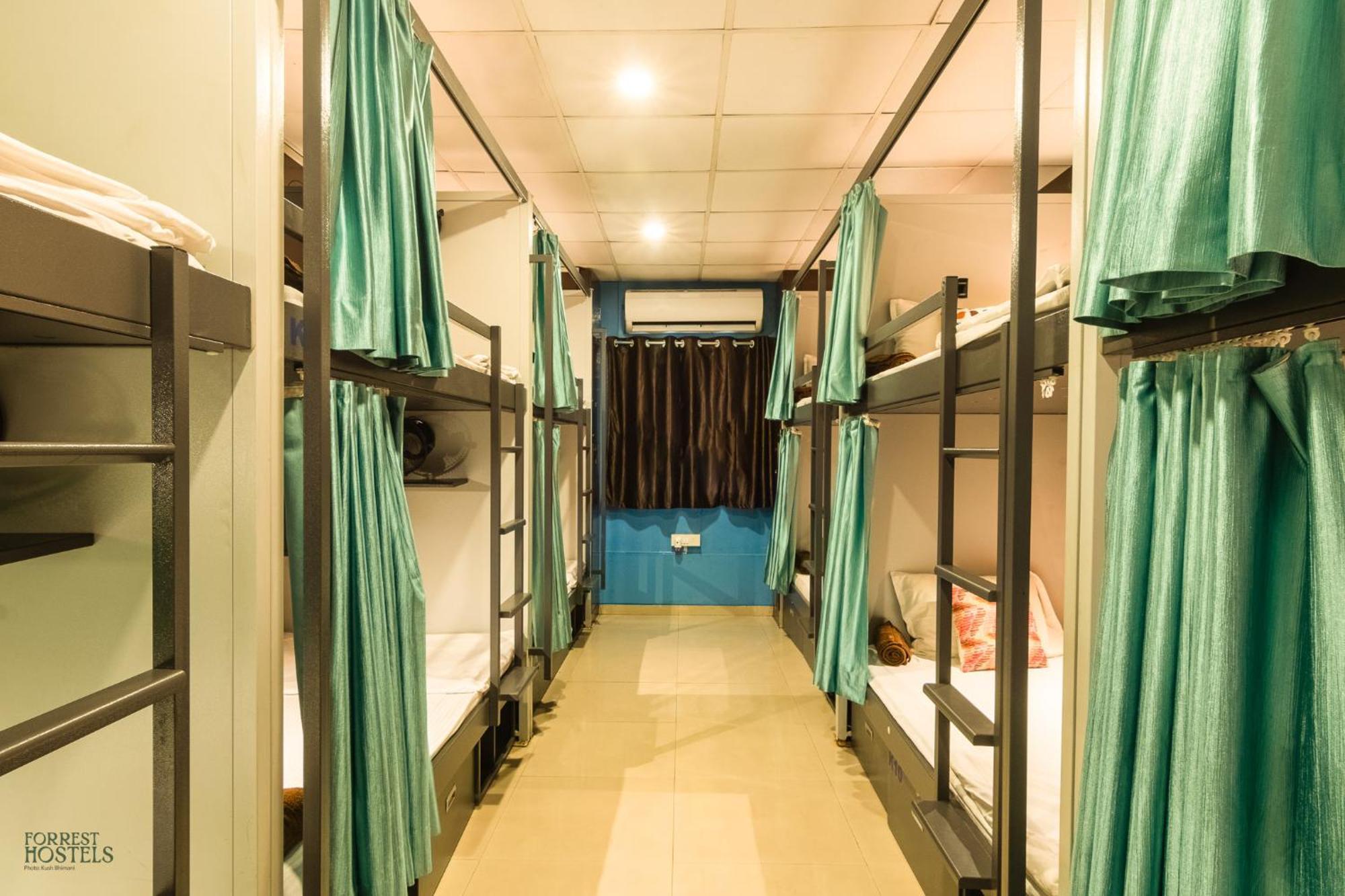 Forrest Hostels Mumbai Bagian luar foto