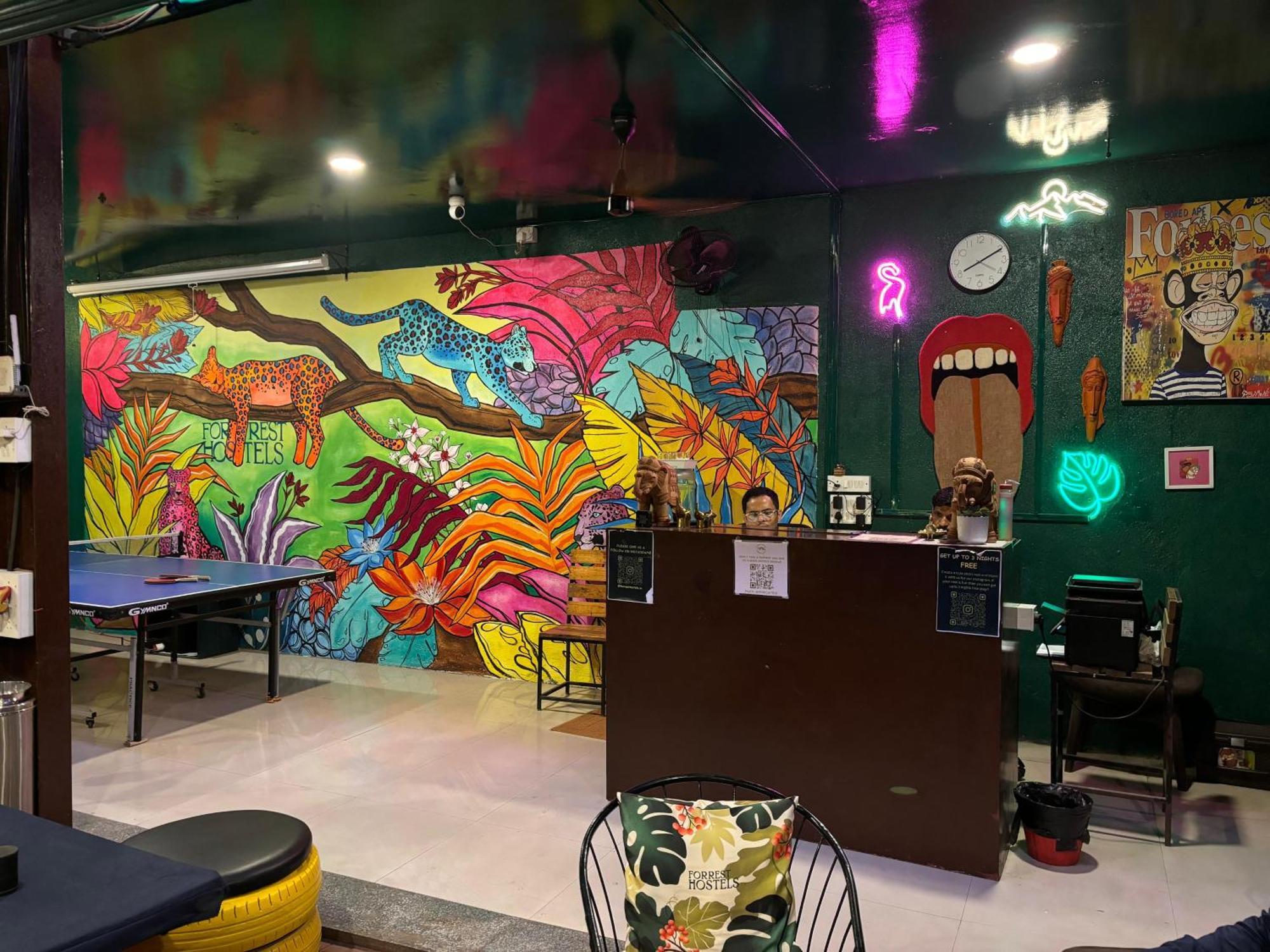 Forrest Hostels Mumbai Bagian luar foto