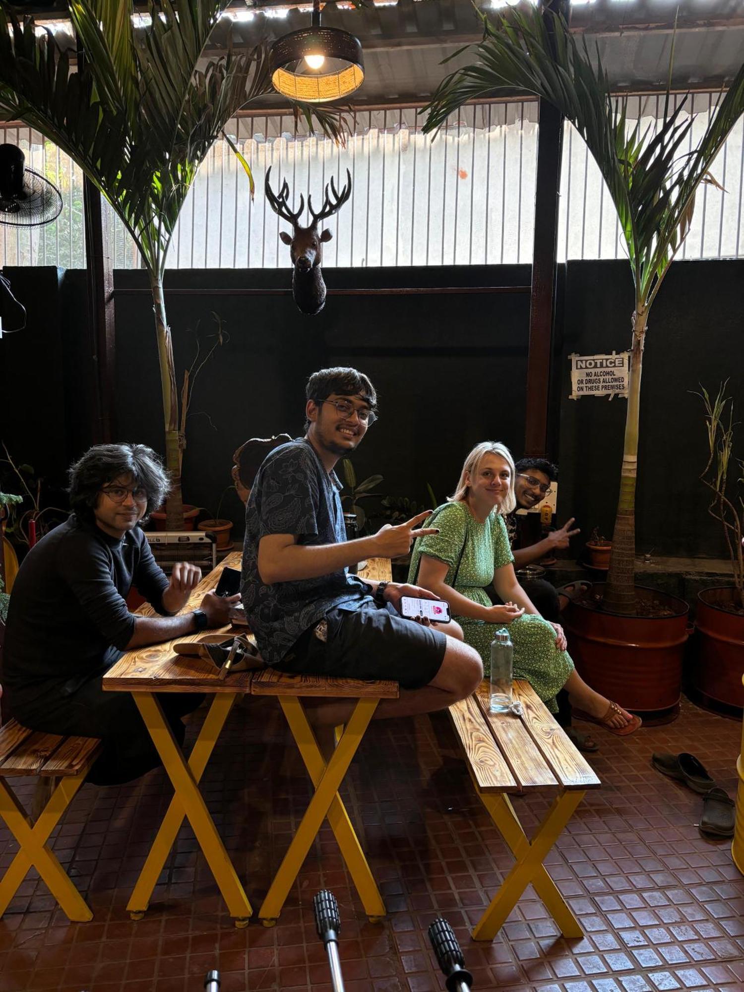 Forrest Hostels Mumbai Bagian luar foto
