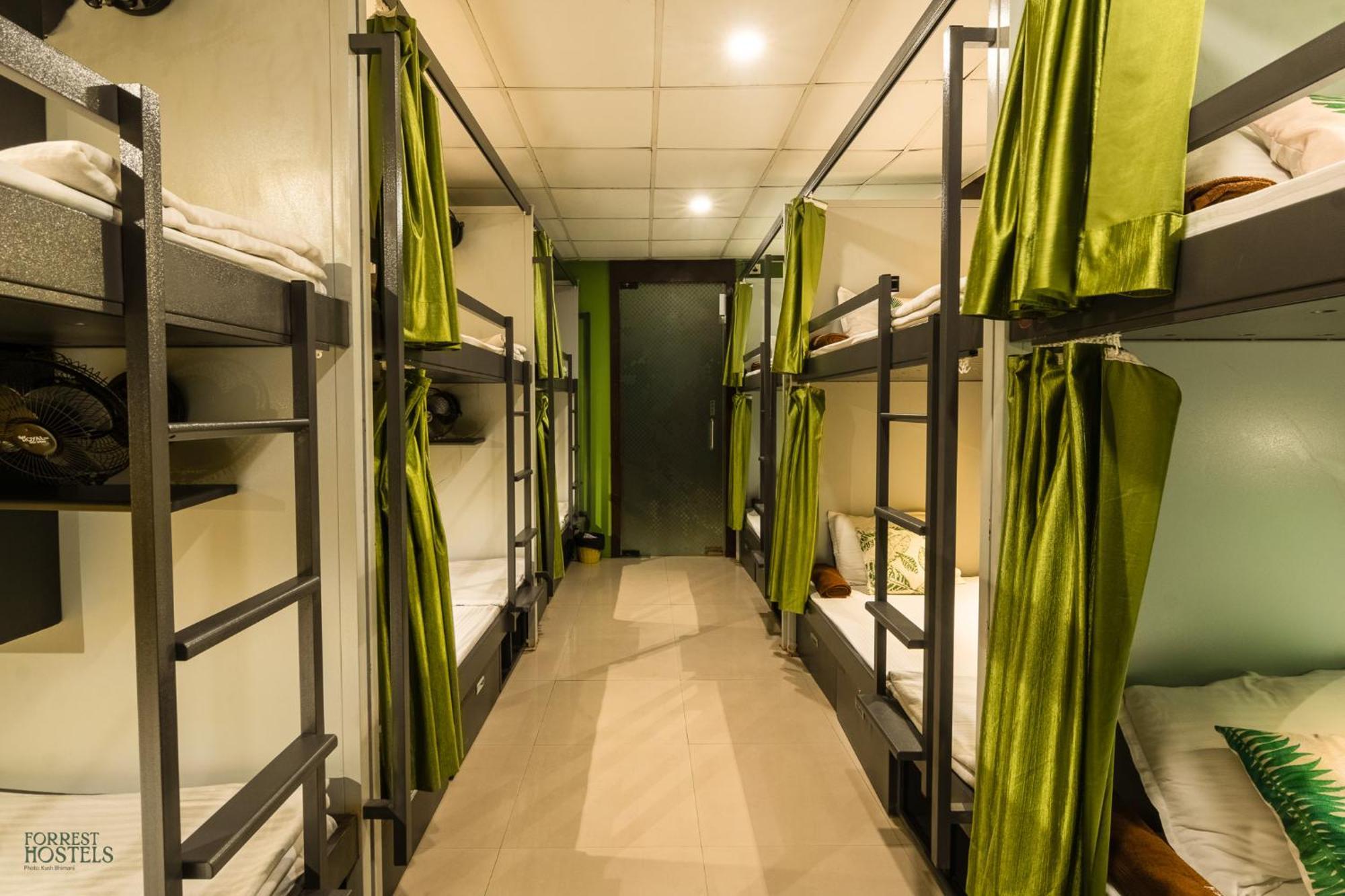 Forrest Hostels Mumbai Bagian luar foto